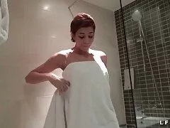 নোরা রিলে লাইভ শো পার্ট 2: আমাদের বাংলাদেশি চোদাচুদির ভিডিও সেক্সি বড়